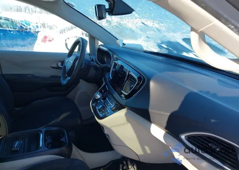 2020 Chrysler Pacifica Touring from USA, damaged, VIN 2C4RC1FG9LR138798